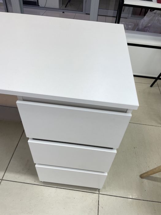 Продам стол iKea