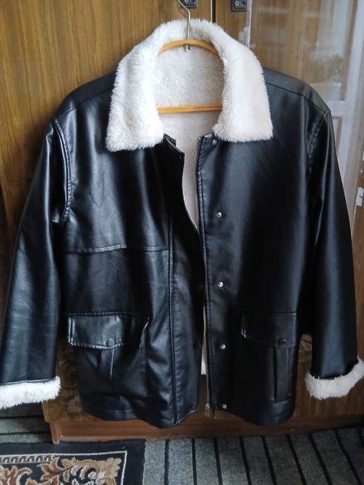 Сезонная,кожаная.