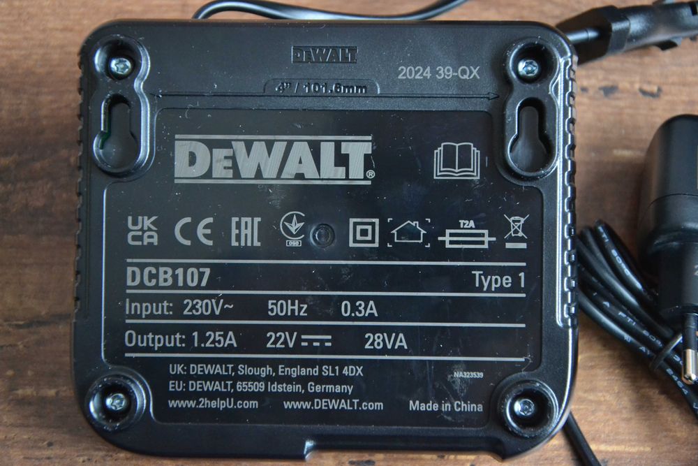 Нови Оригинални зарядни De WALT за 12V и 18V