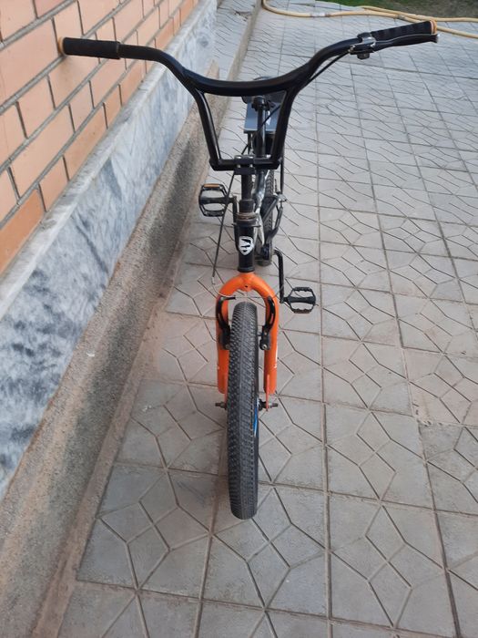 Yurshi zõr 3 ta yangi balon qõyilgan