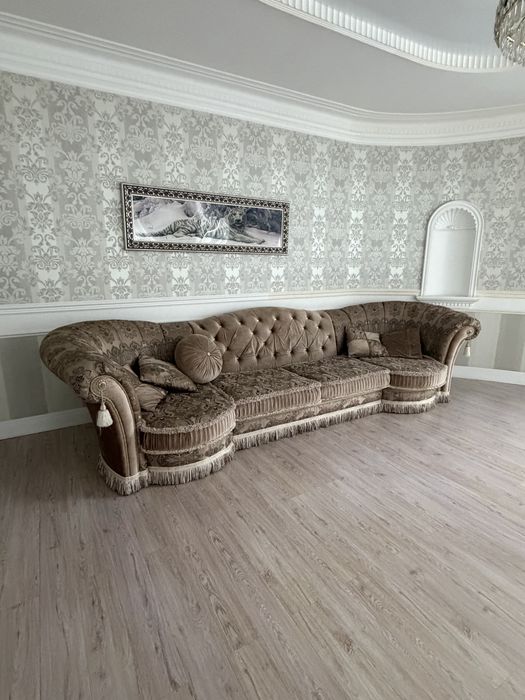 Продам диван для гостинной