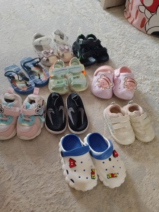 Продам обувь на девочку