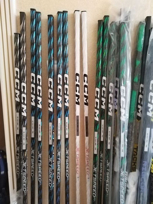 Продам хоккейные клюшки