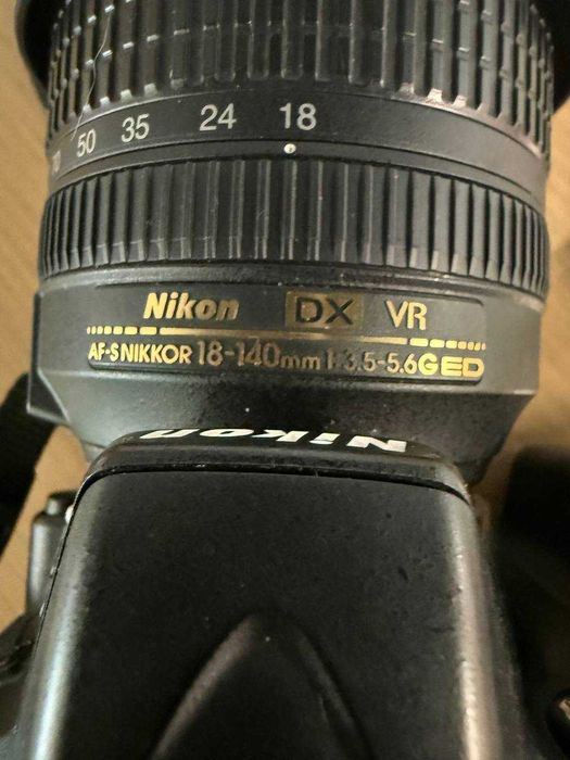 Продам  Nikon D5300 Kit 18-140 VR
