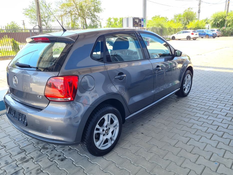 VOLKSWAGEN Polo 2010 — imagine 3