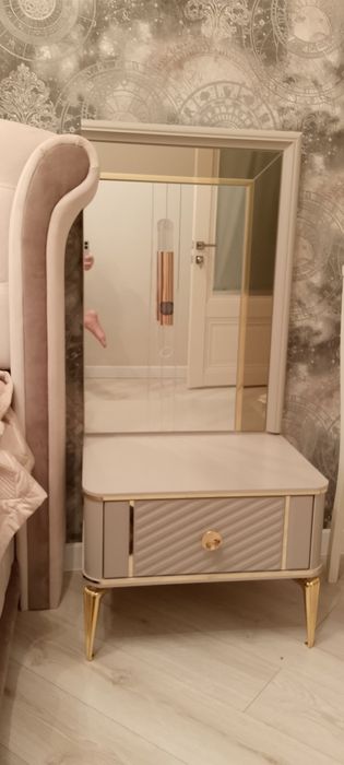 Тумба прикроватная