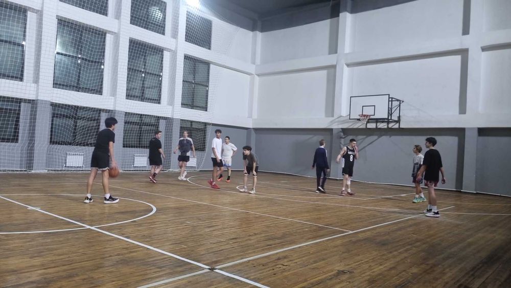 Секция по баскетболу