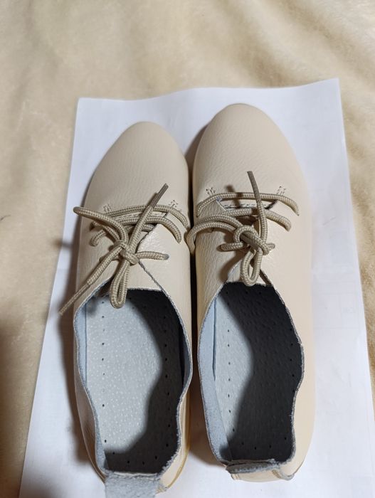 Pantofi crem cu șiret