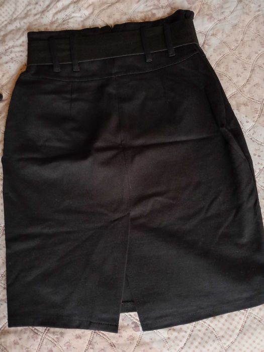 Черна класическа пола