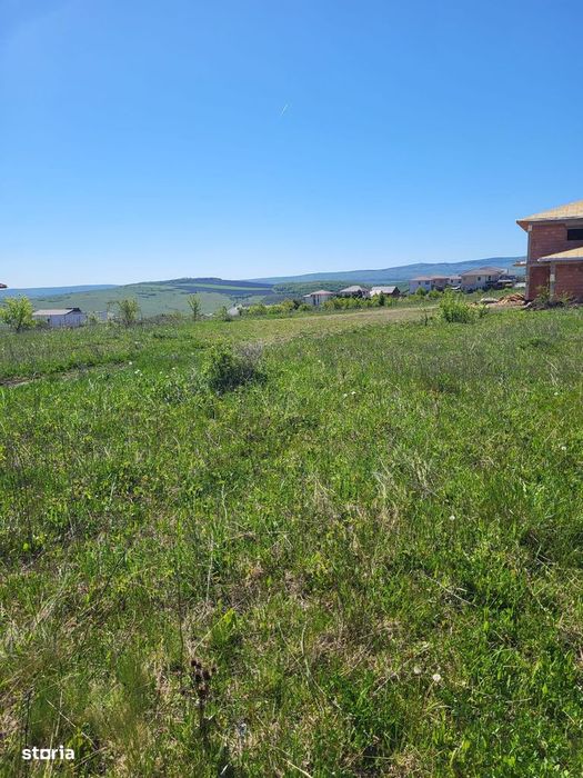 Teren de vanzare 661 mp in Dezmir partea de sus