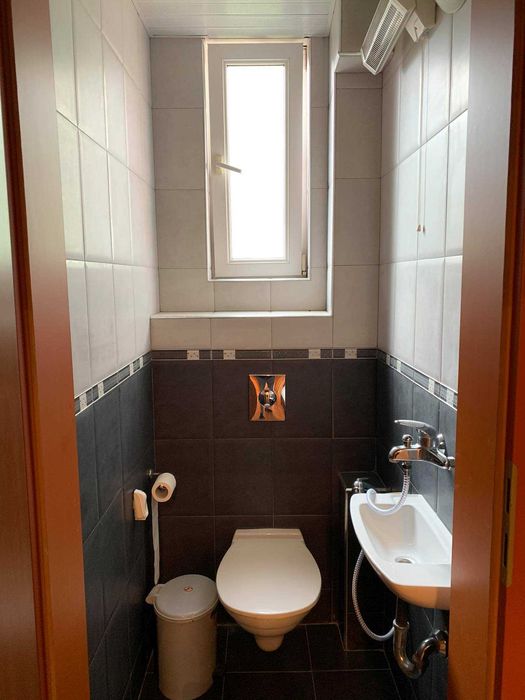 Дава се под наем Тристаен апартамент в Бургас, Център - 120 кв.м за 331.5 € - Снимка #4