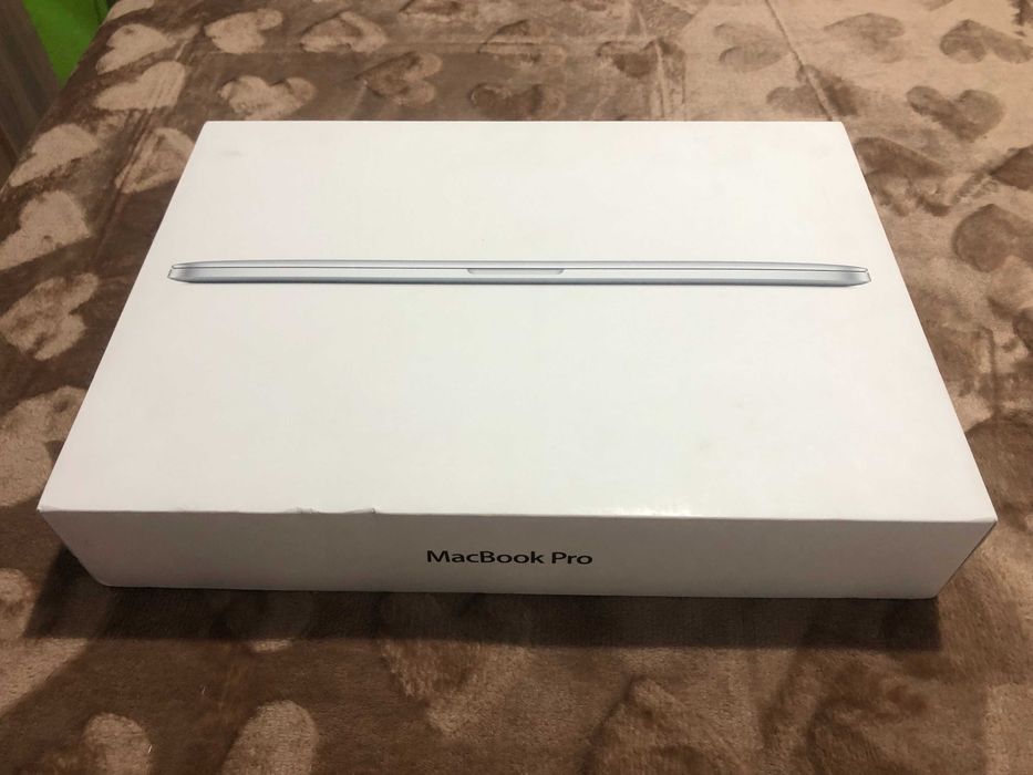 MacBook Pro 15 2014 retina i7 2,3 GHz,flash 128 GB,16 GB,2 placi video,excelent vizual,functional,la cutie