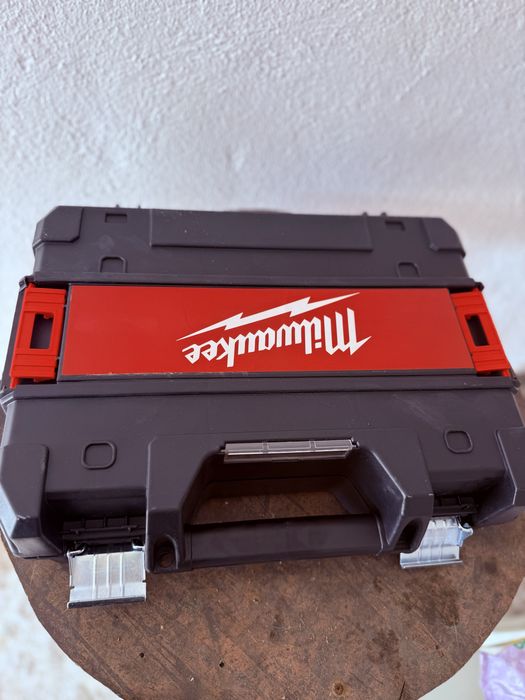 milwaukee  лазерен нивелир