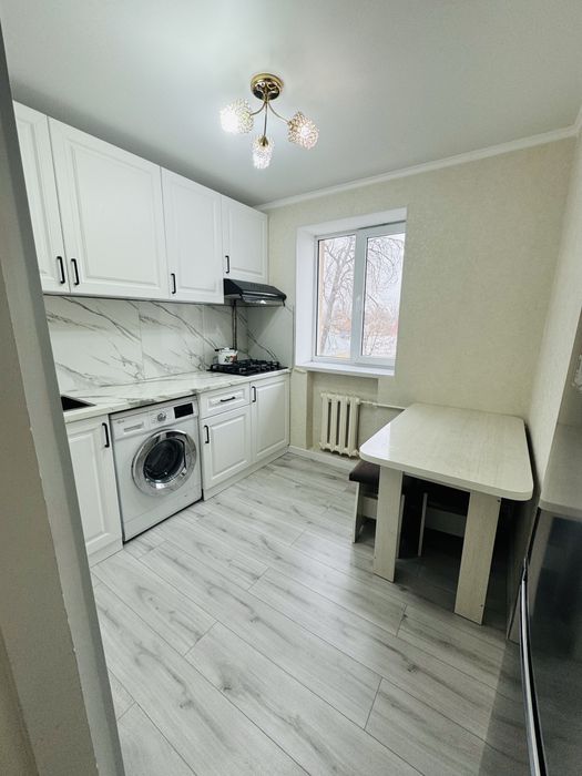 Сдам 2 комн квартиру в центре