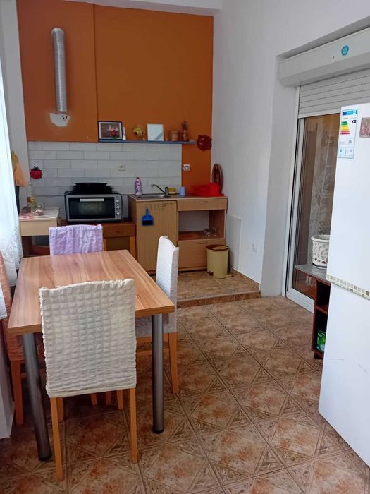 2-ст. под наем до пл. Независимост