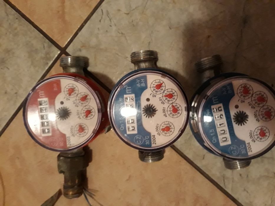 Vand apometre aproape noi