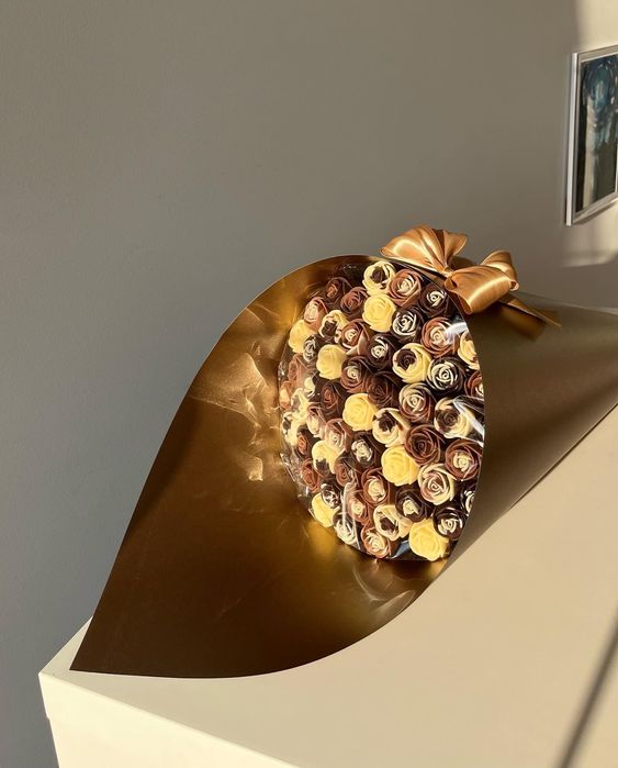 Розы в букетах из шоколада