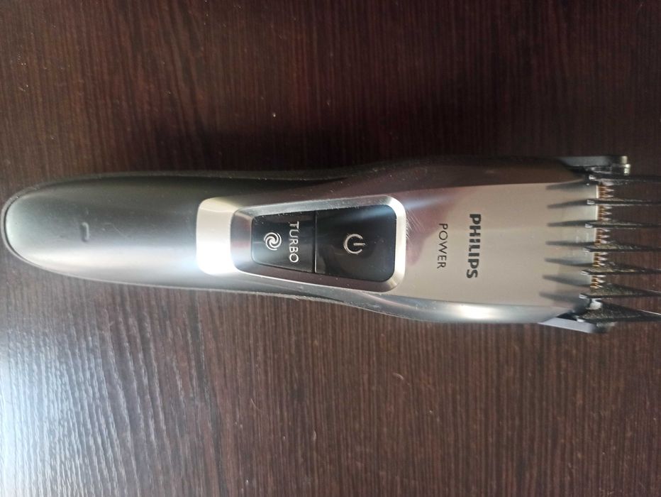 Продам машинку для стрижки / триммер Philips QC5380