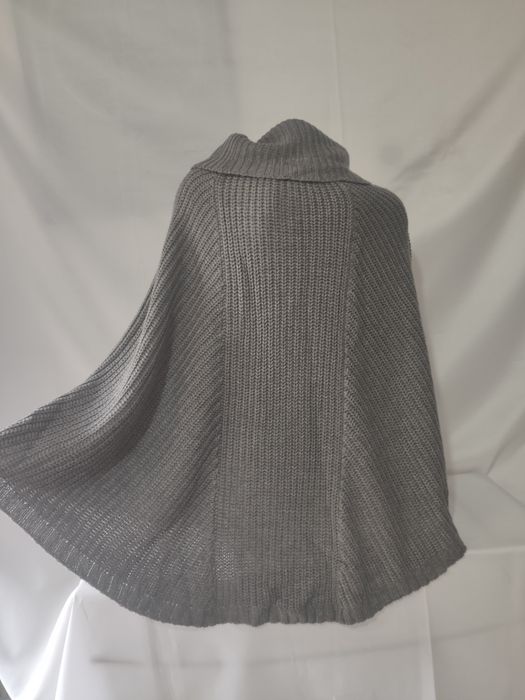 Pulover Poncho cu guler mare marca Rainbow