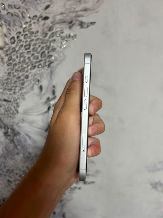 iPhone 16 с гарантией