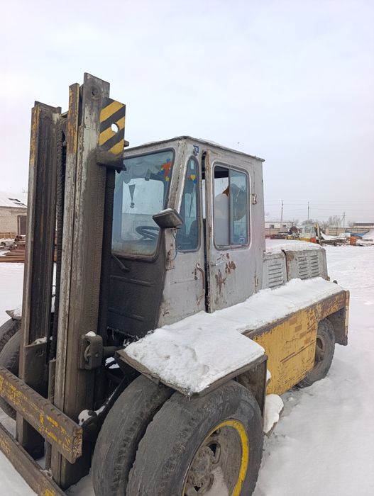 Вилочный погрузчик советский (кара)