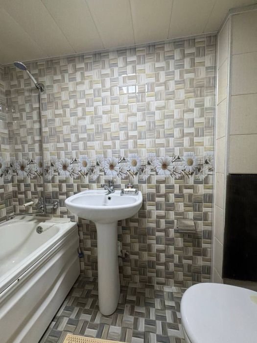 Продается 2 ком. Квартирп на 3 этаже площадью 47 кв.м. В Микрорайоне