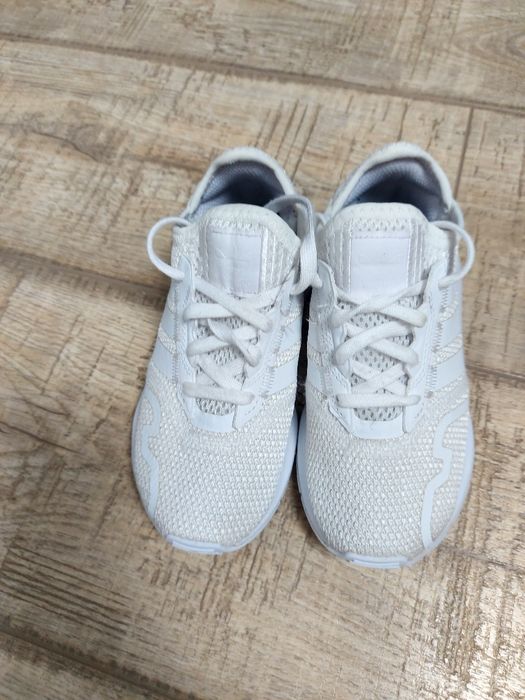 Pantofi sport Adidas, mărimea 30