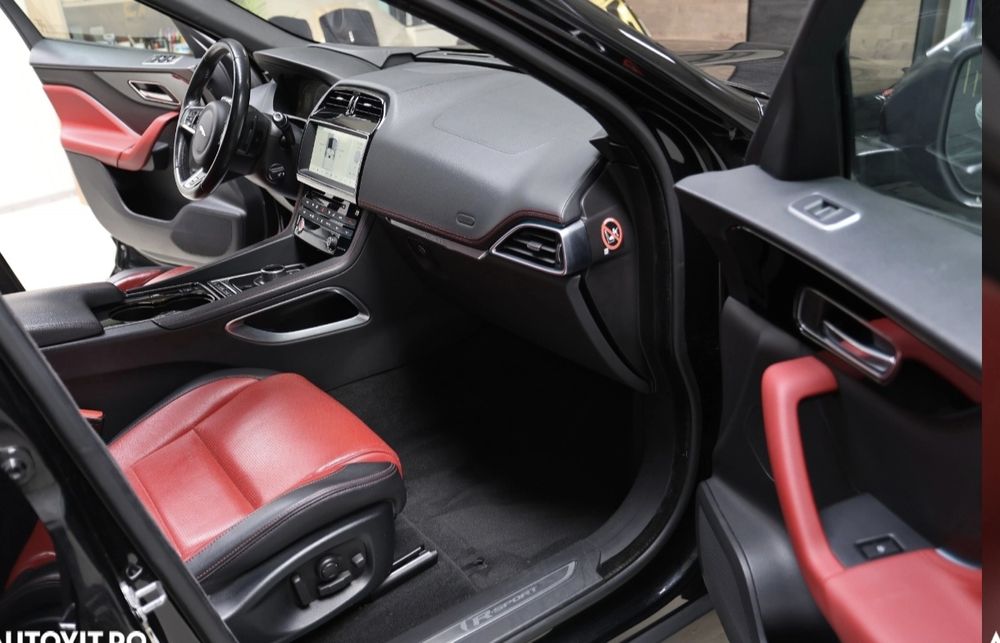 Jaguar F pace R sport