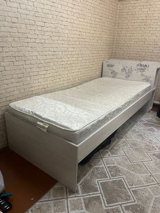 Продам кровать в комплекте со шкафом