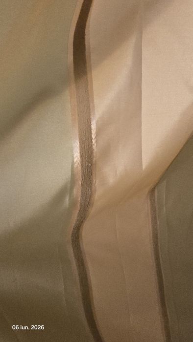 Draperii din tafta