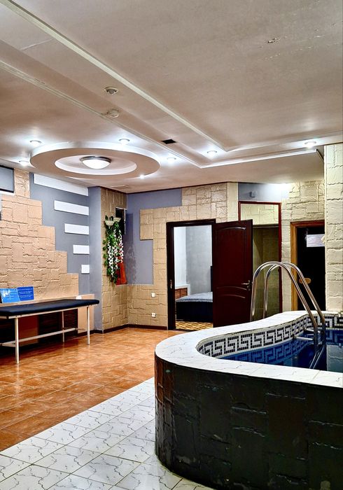 Сауна. Отдельные кабинки. Караоке.