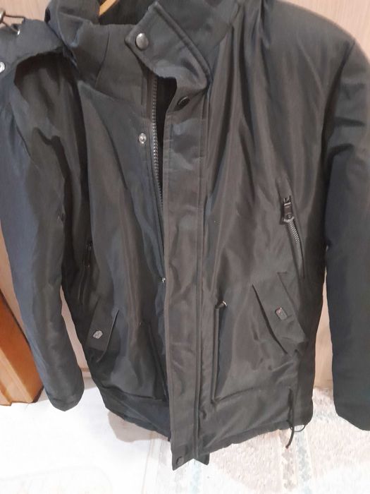 Продам куртки для подростка