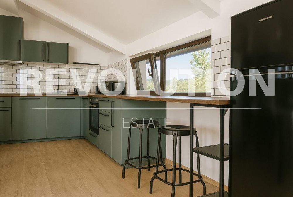 Дава се под наем Четиристаен апартамент в к.к. Св.Св. Константин и Елена - 100 кв.м за 1100 € - Снимка #4