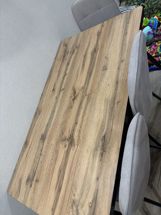 Стол и 4 стула кухоный