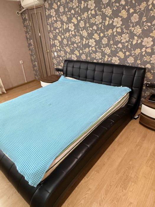 Двухспальная кровать