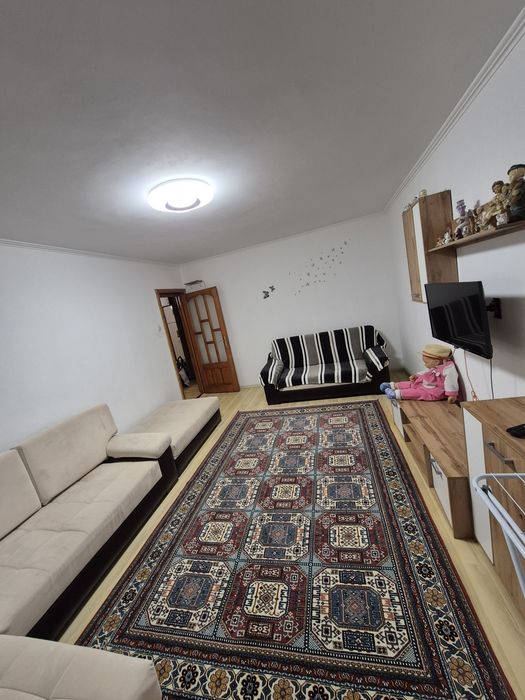 Închiriez ap.2 camere decomandate