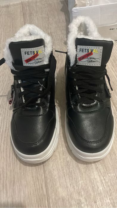 Ботинки для девочек 36размер