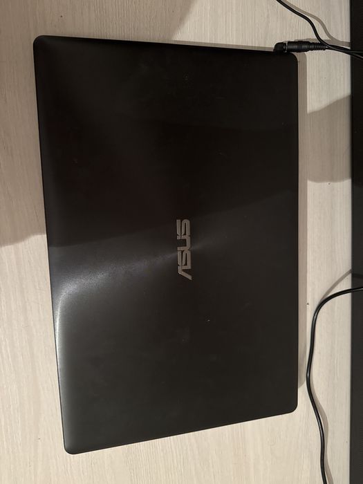 Ноутбук Aser сатылады жұмыс жасап тұр