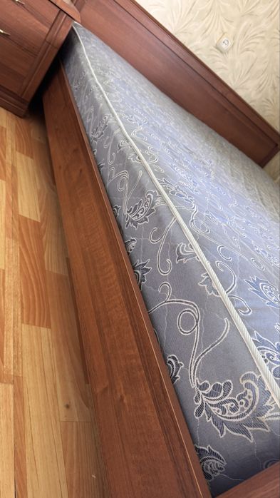 Кровать двуспальная