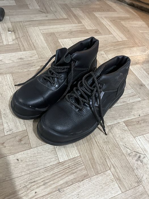 Продам ботинки неодетые новый