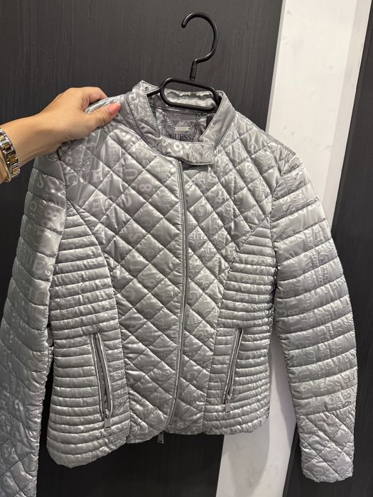 Пролетно/есенно яке Guess