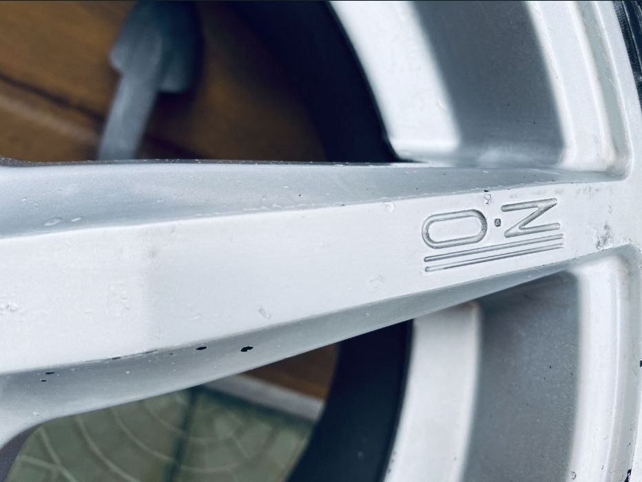 Jante OZ 19" inch Vw golf,passat 5*112
   Cauciucurile vara sunt intr-o stare foarte buna, acestea sunt fabricate in august 2018