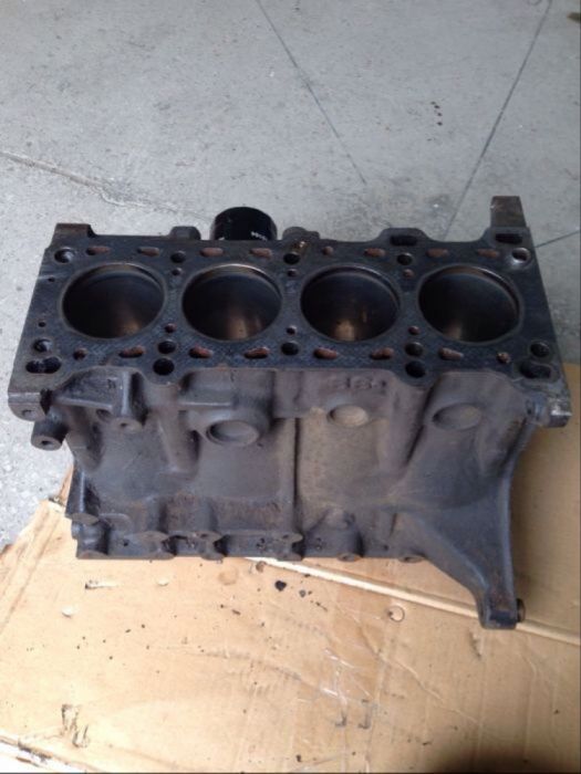 Продам блок на мазду 121 91год!