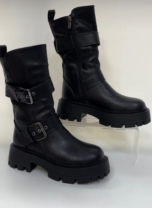 Продам зимние женские ботинки