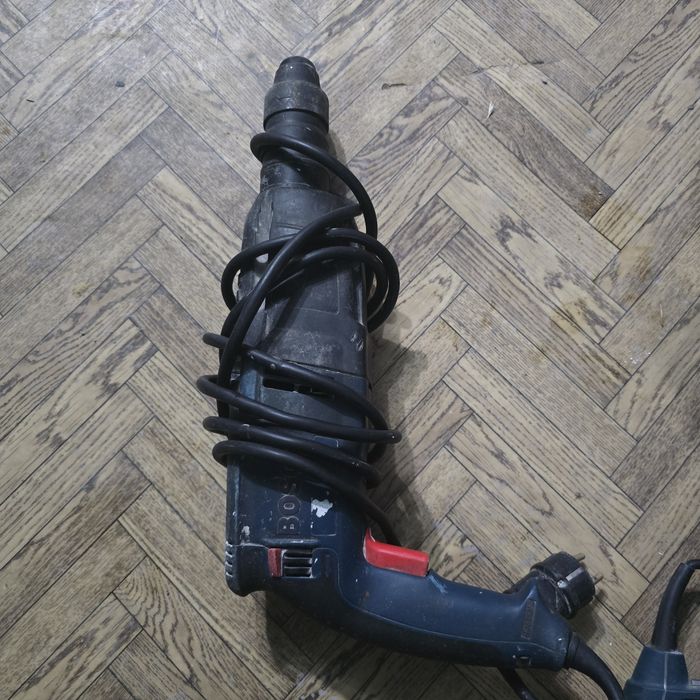 Продаётся срочно перфоратор