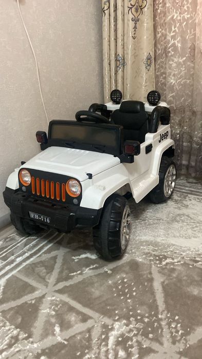 Продам детский электромобиль Jeep