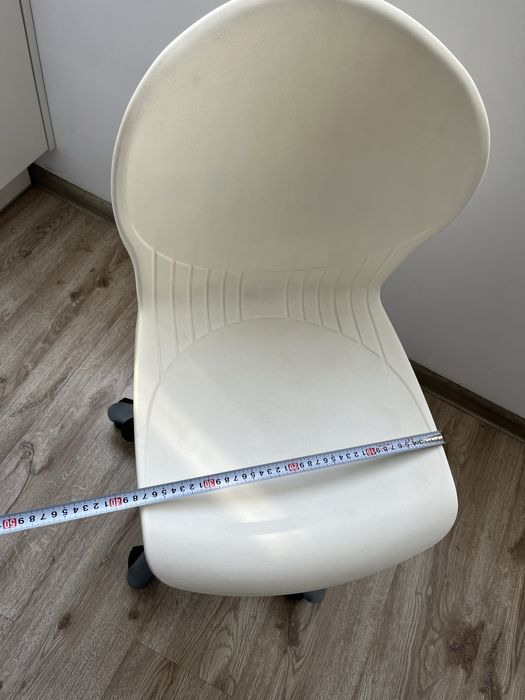 Малко столче с колелца и амортесьор