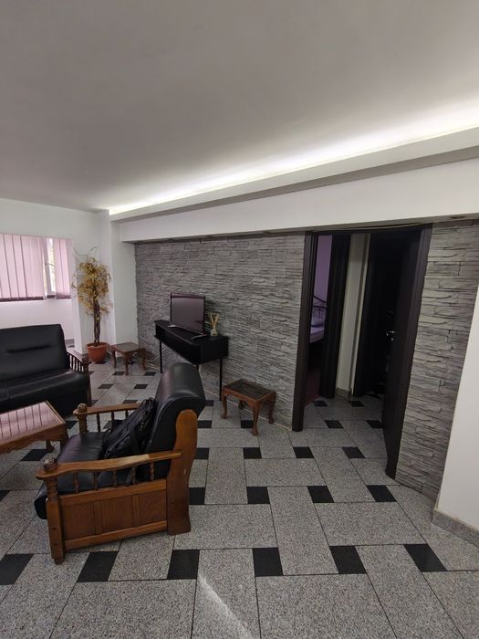 Închiriez apartament de 2 camere moșilor 268
