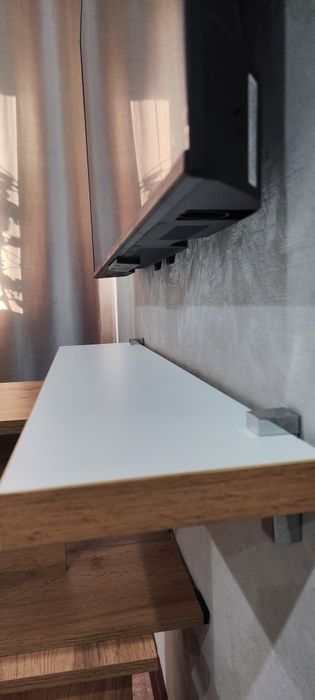 Полка под телевизор