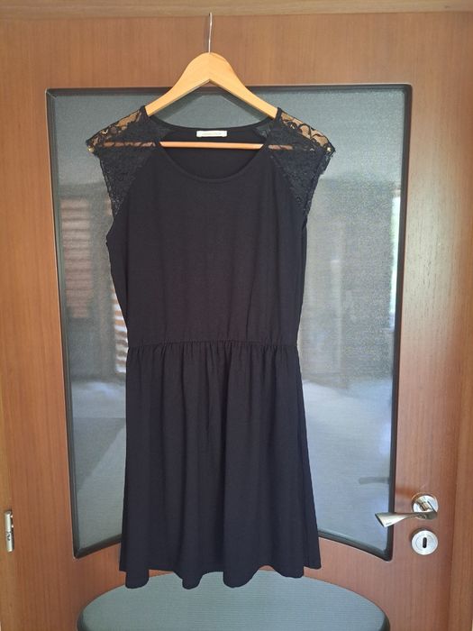 Черна рокля PIECEE